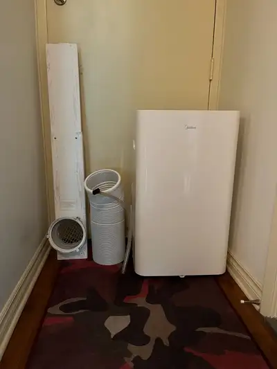 climatiseur Midea 14000 BTU 200$ , View more