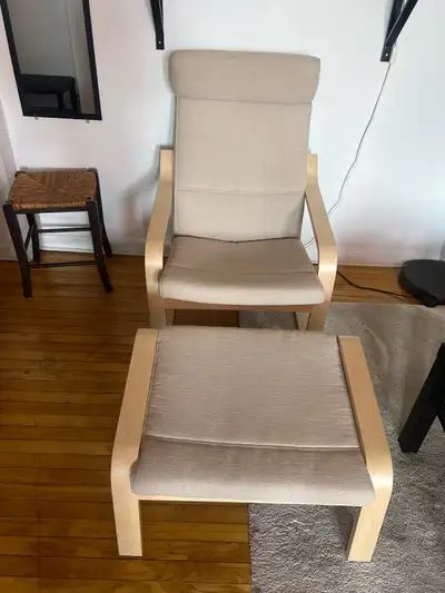 Chaise poang avec repose pied (Très bon)