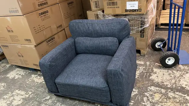 40" Accent Chair, Modern Armchair with Deep Seats, Comfy Upholst in Chairs & Recliners in Markham / York Region - Image 5