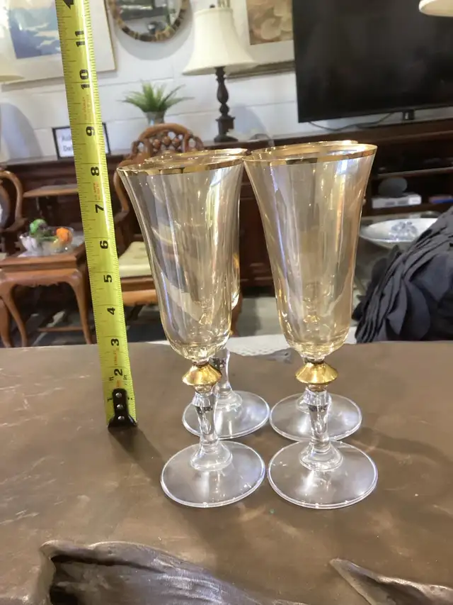 Gold Rimmed Champagne Flutes - 4 Available in Kitchen & Dining Wares in Calgary - Image 4