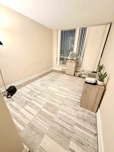Huge 2 bedrooms plus Den, big master bedroom with 2 piece ensuite, big sitting room and separate din...