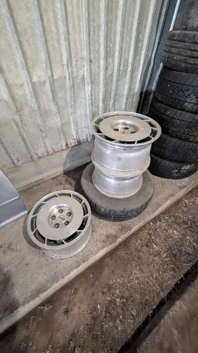 Bought them with the intention of putting them on a project but I no longer have the car so I don't...