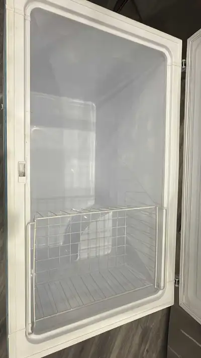 Working Comes with basket Deep chest freezer Can deliver for a fee with deposit 6472295451