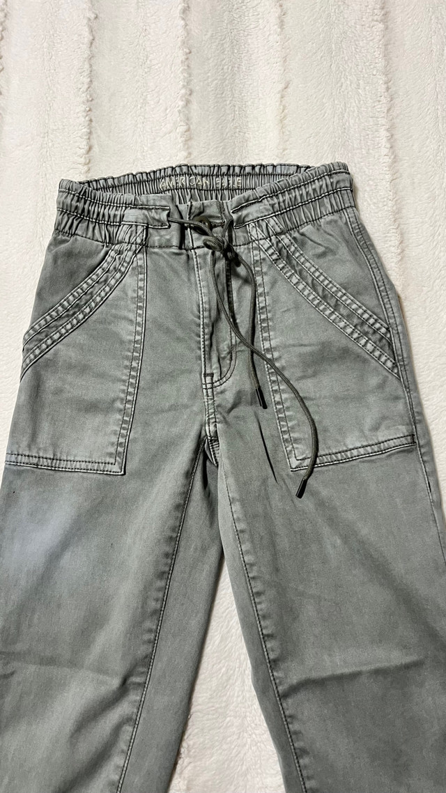 American Eagle Women’s pants size 00 in Women's - Bottoms in Oshawa / Durham Region