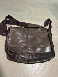Leather laptop messenger bag