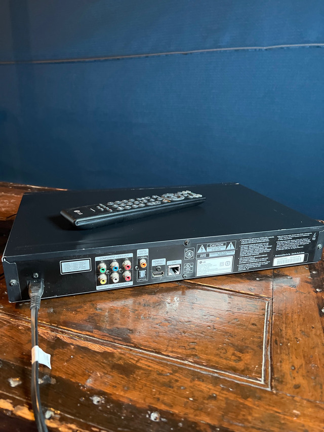 LG Bluray BD300 in Video & TV Accessories in Oakville / Halton Region - Image 2