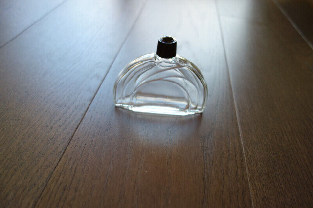 Bouteille en verre pour parfum dans Art et objets de collection  à Laval/Rive Nord - Image 3