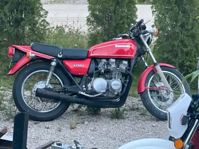 Very rare 1978 Kawasaki kz 650 Also comes with 1979 Kawasaki kz 650 complete parts bike to many proj...