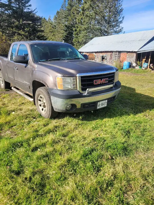 Parts truck for sale in Cars & Trucks in Thunder Bay - Image 2