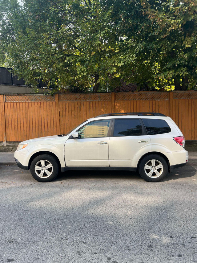 2010 Subaru Forester 5dr Wgn Auto 2.5X in Cars & Trucks in City of Toronto - Image 3