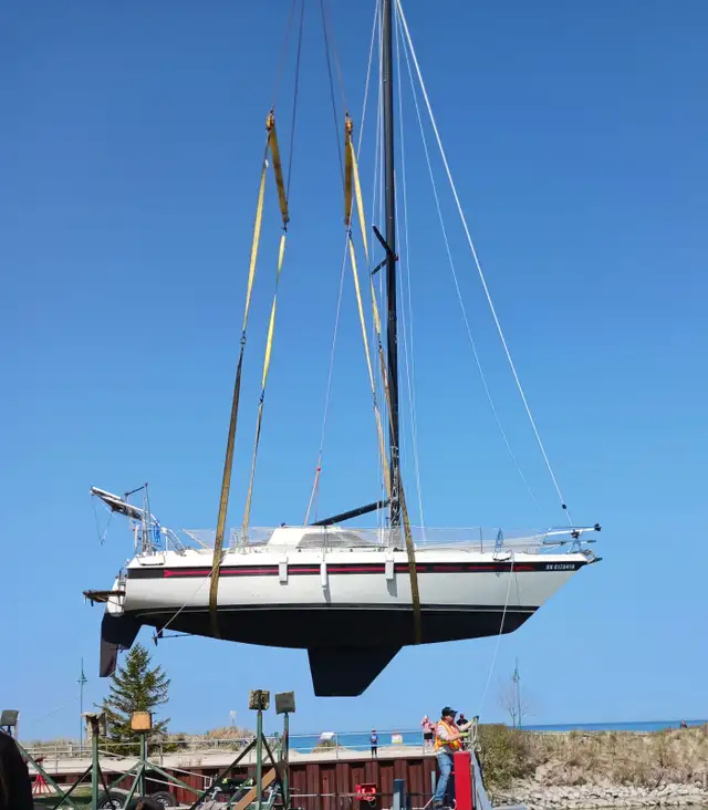 10.5M PILOT HOUSE TANZER SAIL BOAT in Sailboats in Owen Sound - Image 11