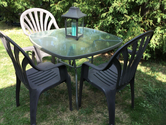 Patio Set (4 chairs/new Table) in Patio & Garden Furniture in London