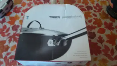 STIR FRY PAN WITH LID NEW IN PACKAGING P/U QUEENSLAND SE, View more