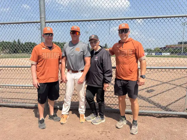 Baseball Bat Rack/Holder. in Baseball & Softball in Guelph - Image 8