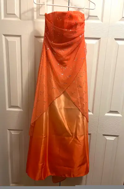 Brand new prom dress size 2, View more