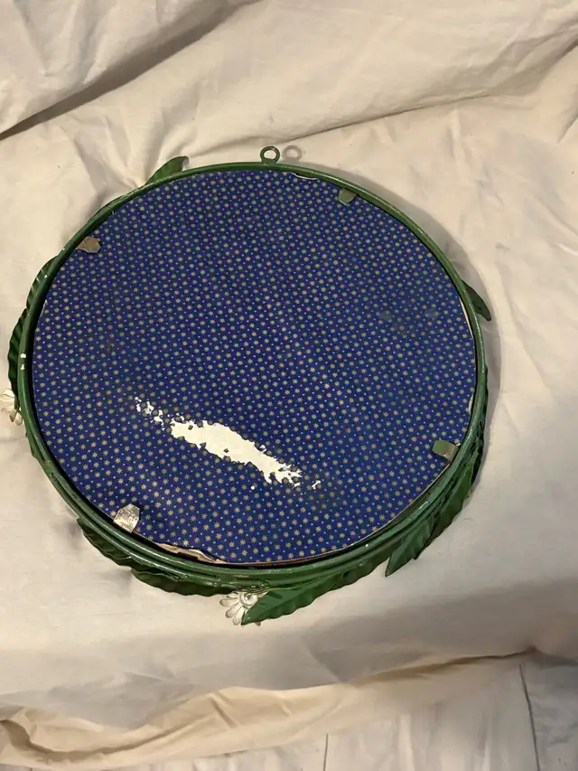 Decorative Framed Wall Mirror in Home Décor & Accents in Ottawa - Image 3