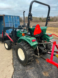 2012 DF-304 4x4 Tractor with snowblower plow and bucket