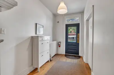 High Ceilings, Utilities Included Furnished and High Ceilings