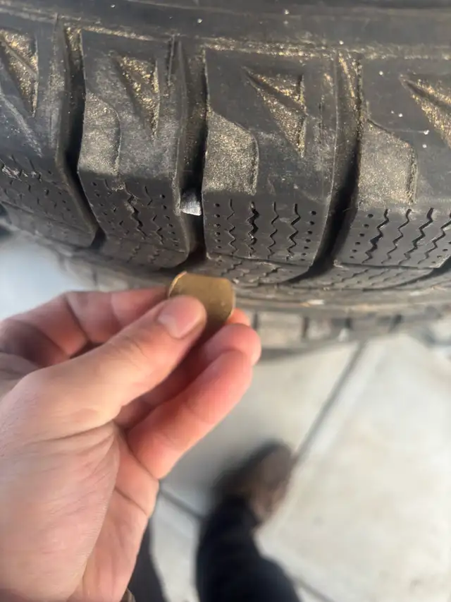 4 Michelin snow tires and rims   in Tires & Rims in Cornwall - Image 5