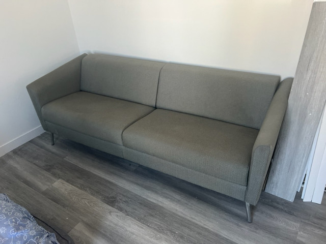 Sofa canape divan couch 300$ dans Sofas et futons  à Longueuil/Rive Sud - Image 2