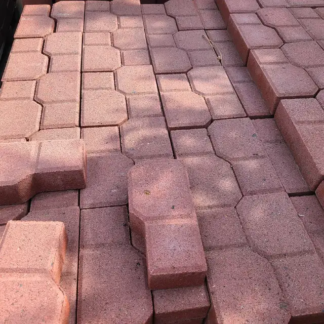 pavers for driveway  in Other in Kamloops - Image 2