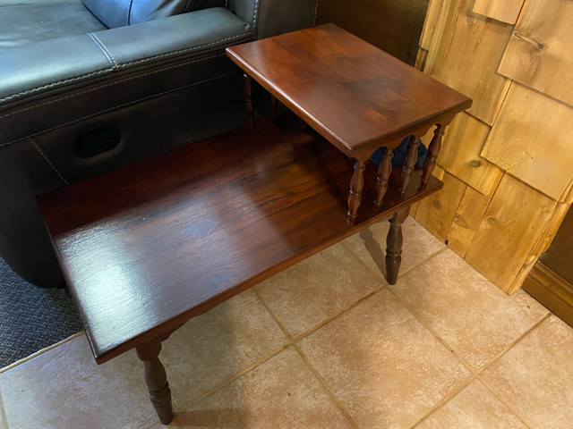 Solid wood coffee and end table set  in Coffee Tables in Hamilton - Image 3