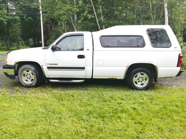 2006 Chevrolet Silverado 1500 2X4 V8 auto 179,000km dans Autos et camions  à St-Georges-de-Beauce - Image 3