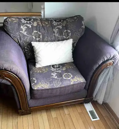 ⸻ ️ 3-Piece Sofa Set + Coffee Table – 2 sides tables Excellent Condition! Beautiful and comfy sofa s...