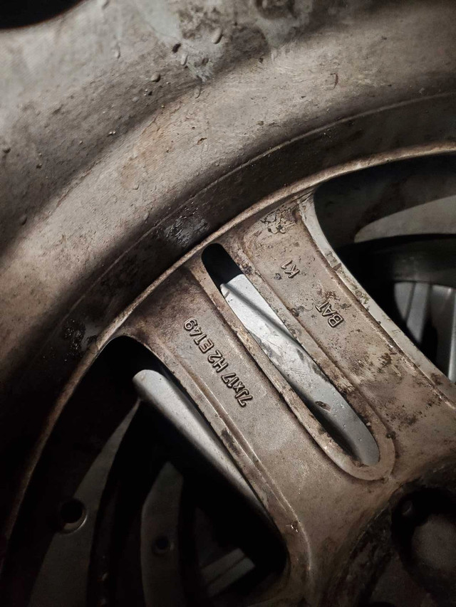 Mercedes 17'' CLK320 OEM Rims  in Tires & Rims in Kamloops - Image 4