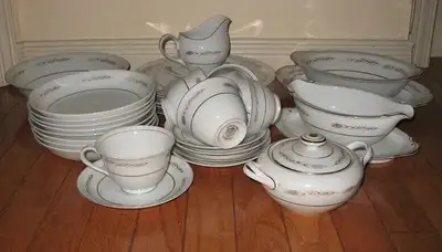 35 pcs Grano 1113 Empress China Dinner Set, made in Japan, View more