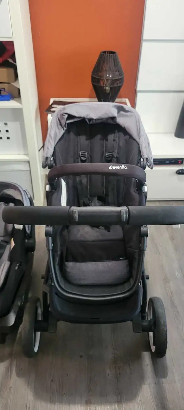 Evenflo Stroller in Strollers, Carriers & Car Seats in Ottawa - Image 4
