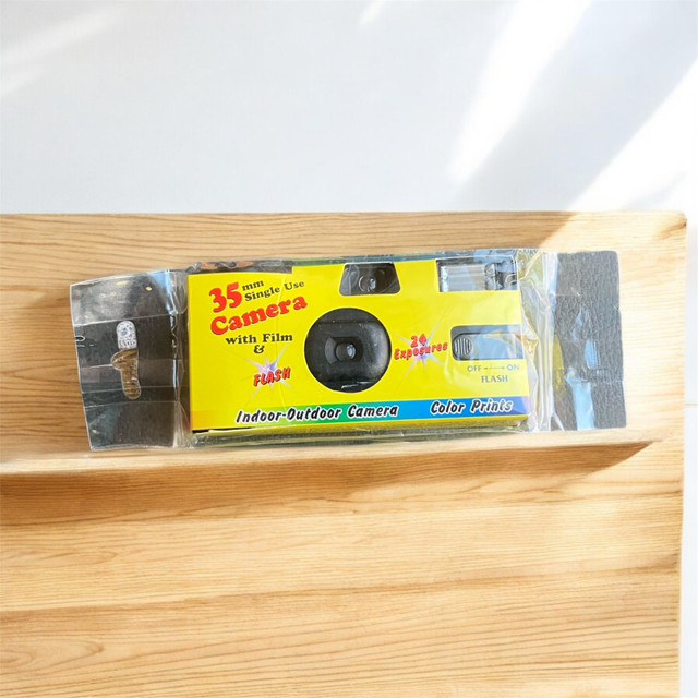 NEW 35 mm Single Use In & Outdoor Camera With Film & Flash 24 Ex in Cameras & Camcorders in Winnipeg