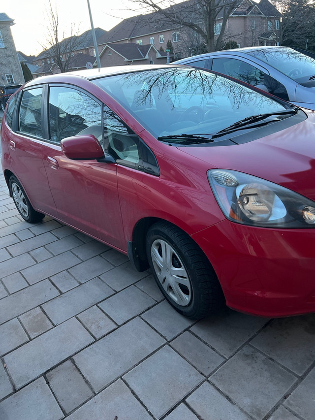 Honda fit 2014 87500 km manual transmission  in Cars & Trucks in Markham / York Region - Image 2