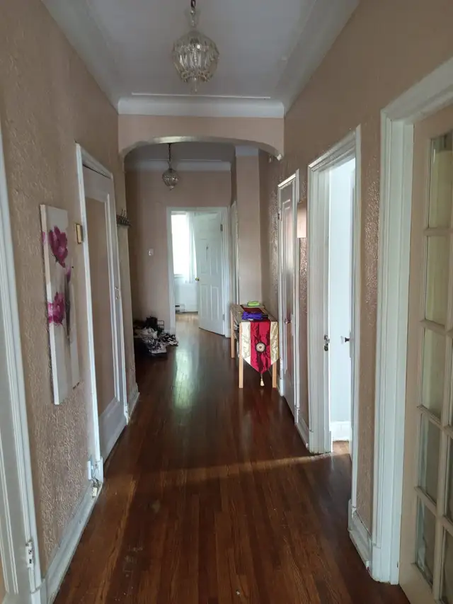 Furnished Room in 3-Person Female Colocation in Room Rentals & Roommates in City of Montréal - Image 9