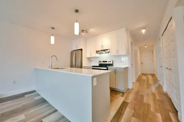 Stunning Condo!!