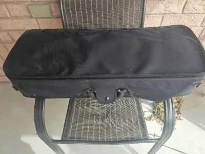 $10 cash only pick up bayview ans stouffville Mandolin case A-style tear drop mandolin Came with Eas...