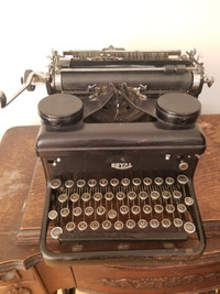 Machine à écrire antique (dactylo)