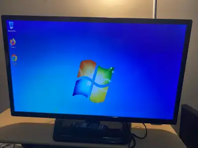 32” LG 32LS3450-UA TV /Monitor with HDMI(1080p) for sale, it has 2x HDMI ports, 1x USB port, it is i...