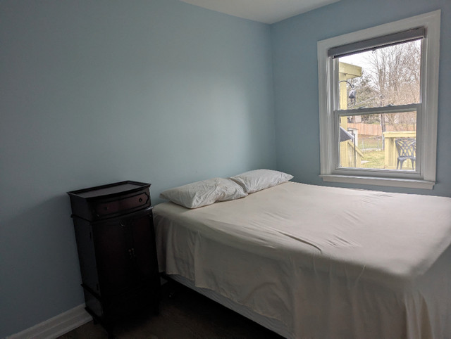 Furnished Bedroom with Balcony for Female Professional in Room Rentals & Roommates in Markham / York Region