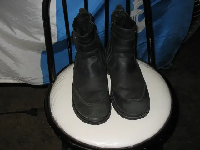 Botte de promenade in Men's Shoes in West Island - Image 2