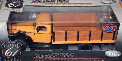 Modèle Highway 61 Diecast...De ma collection...Camion GMC 1946 "Grain Truck" flambant neuf dans boît...