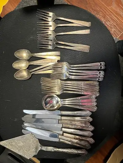 LOVELY SILVER PLATED CUTLERY SET WITH CAKE KNIFE, View more