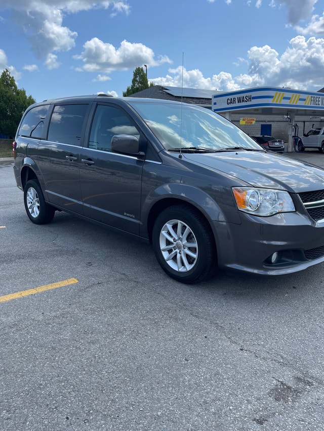 Wheelchair accessible minivan Cars & Trucks Kitchener / Waterloo