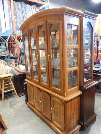 OAK DISPLAY CABINET 2 PIECES - HUTCH AND BUFFET. | In like new condition. Measurement: length 58 1/2...