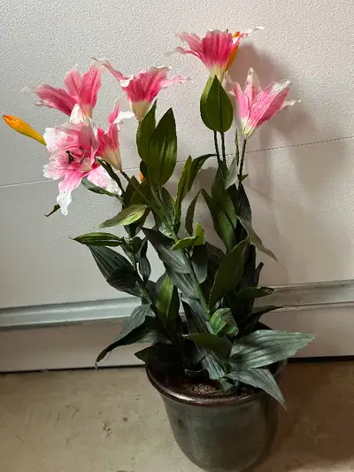 Picture 1: 35-in artificial pink lily in black ceramic pot, like new condition, RONA price 89.99 + t...