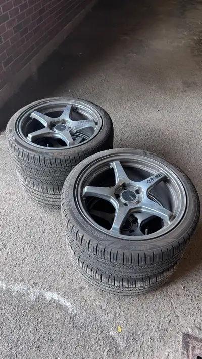 Wheels are in 9/10 condition, some minor rash on a couple of them. Only driven in summer, no chips,...