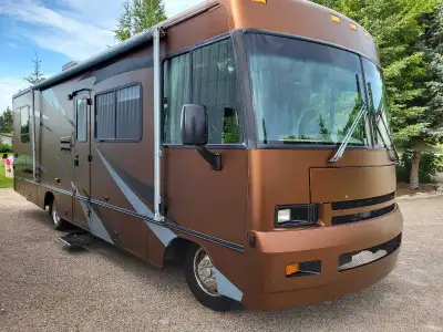 1998 winnibago bravo 30ft for sale. Everything works as it should be. For more info call or text 30s...