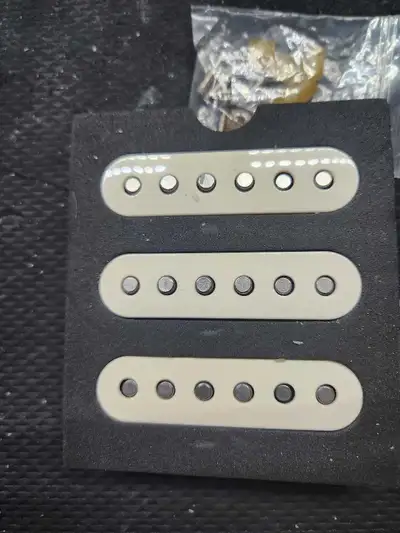 Fender Pure Vintage '65 Stratocaster Pickups, View more