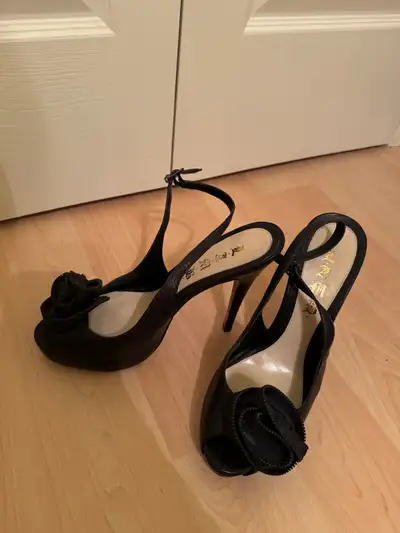 Women’s shoes size 10, View more