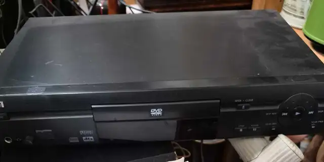 Philips Home Theatre System in Stereo Systems & Home Theatre in Calgary - Image 4